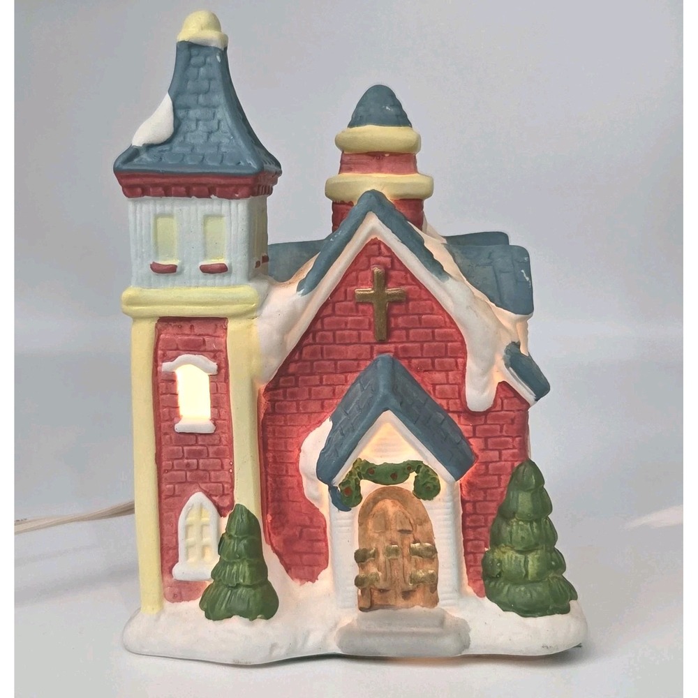 Vintage 1994 Hand Painted Ceramic Illuminated House Christmas Village Church‎